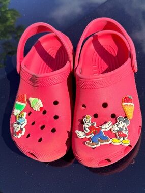 CROCS Kids red Clog Water Shoes with Character Jibbitz size J3